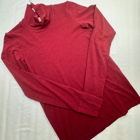 Foresthill Ascent Seamless Turtleneck in Antique Burgundy - Picture 7 of 8